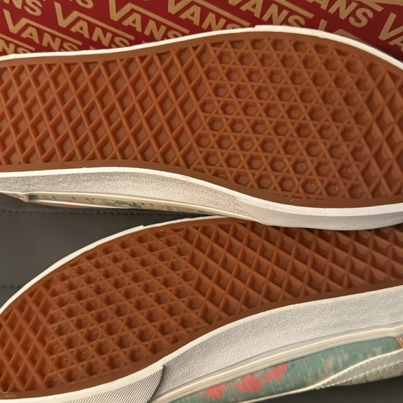 Vans “Ward” - multi color with white - Review pics - Picture 2 of 4